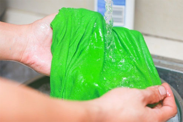 Các phương pháp khắc phục quần áo đồng phục bị phai màu - Kiến bách á