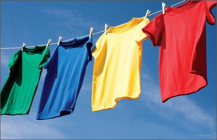 Mẹo giặt áo thun đồng phục giữ màu như mới