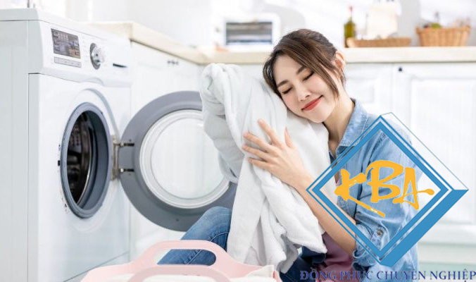 Cách xử lý các vết bẩn trên đồng phục